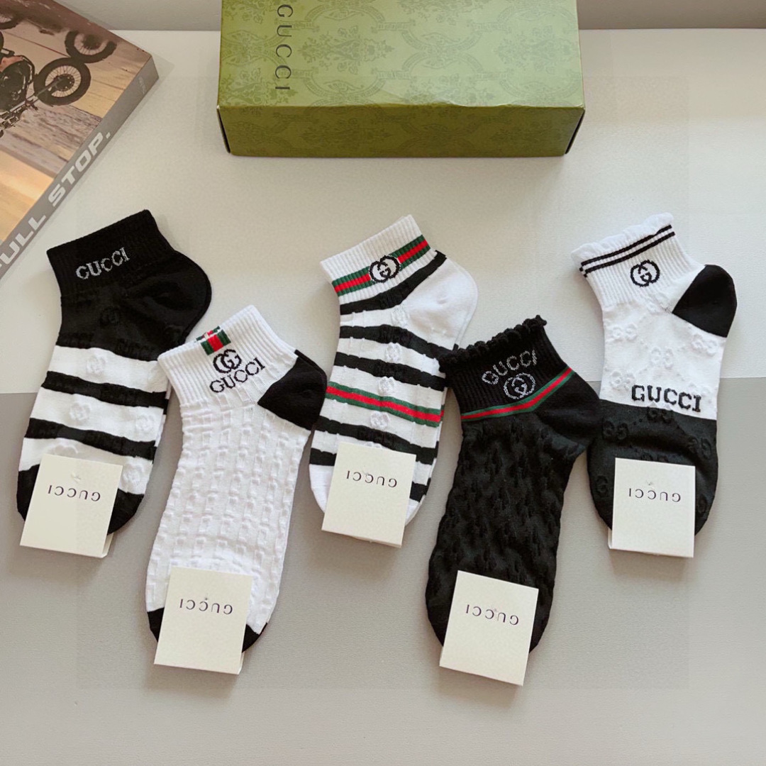 配包装（一盒5双）
GUCCI 古奇 2023新款中筒袜子！纯棉面料，火爆图案，专柜同步袜子，💛大牌出街