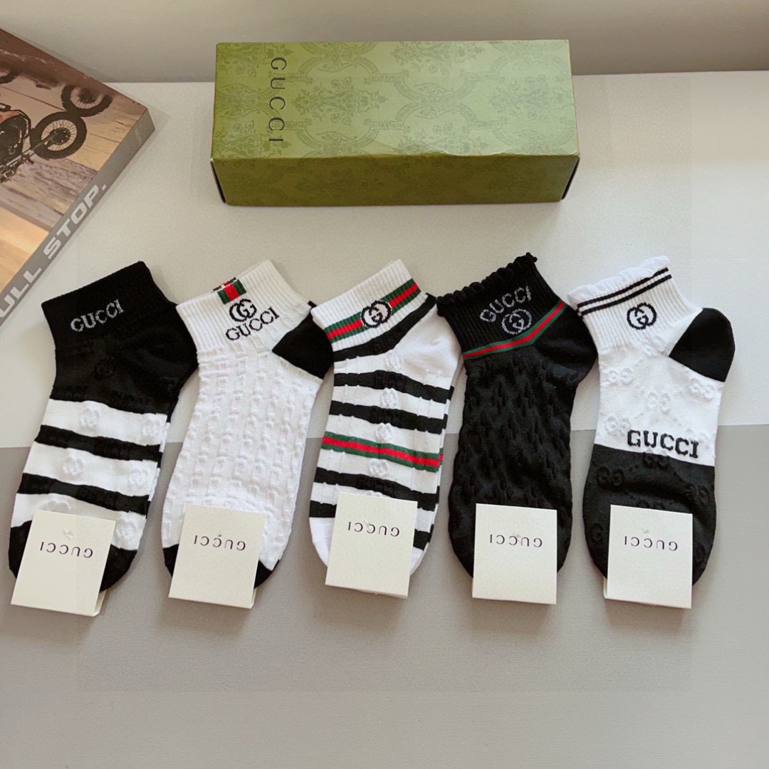配包装（一盒5双）
GUCCI 古奇 2023新款中筒袜子！纯棉面料，火爆图案，专柜同步袜子，💛大牌出街