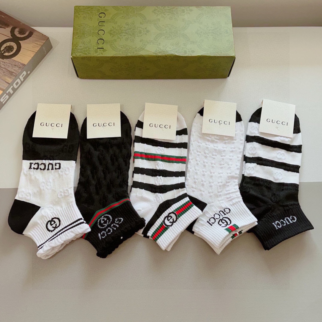 配包装（一盒5双）
GUCCI 古奇 2023新款中筒袜子！纯棉面料，火爆图案，专柜同步袜子，💛大牌出街