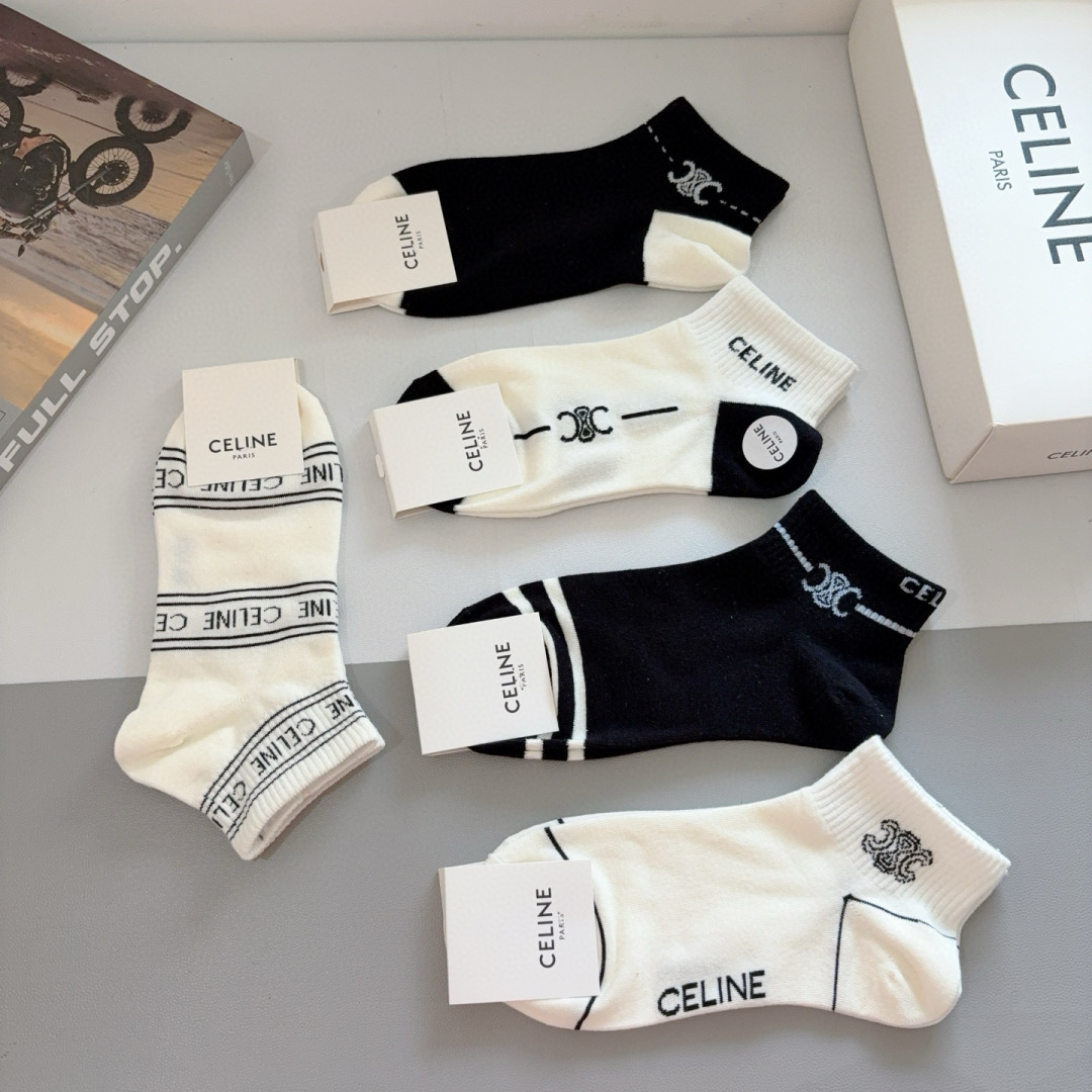 配包装
CELINE（赛琳）网红爆款发箍，佩戴舒适无压力，造型搭配必备！非常时尚百搭！女神必备！名媛范儿