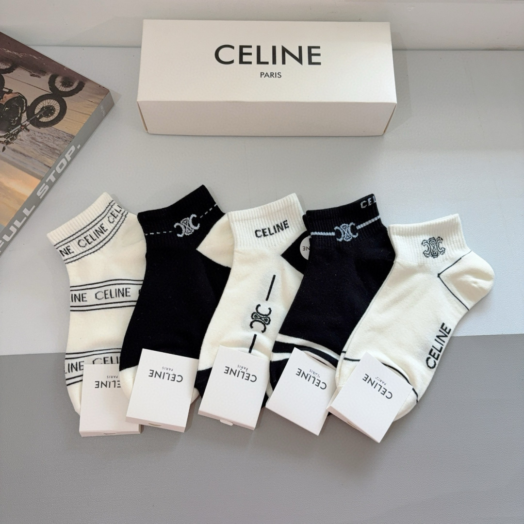 配包装
CELINE（赛琳）网红爆款发箍，佩戴舒适无压力，造型搭配必备！非常时尚百搭！女神必备！名媛范儿