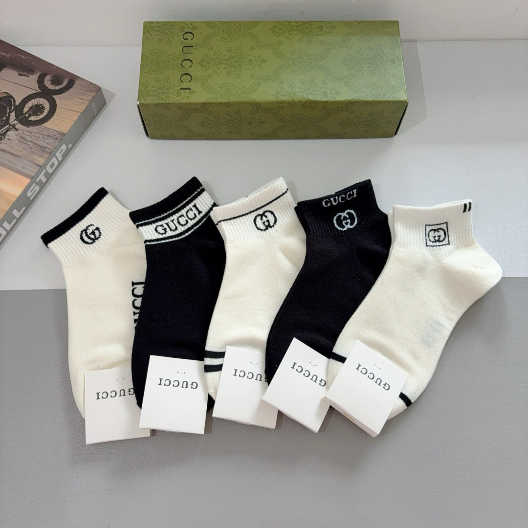 配包装（一盒5双）
GUCCI 古奇 2023新款短筒袜子！纯棉面料，火爆图案，专柜同步袜子，💛大牌出街