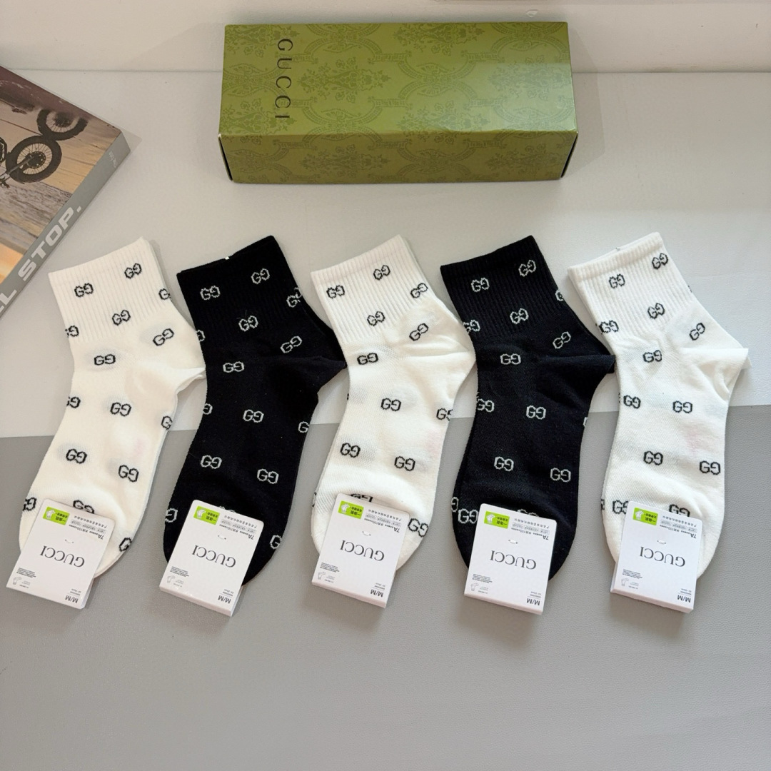 配包装（一盒5双） Gucci 古奇 ins超火爆小单品男女中筒袜子，纯棉面料，潮人必备 ，Gucci 