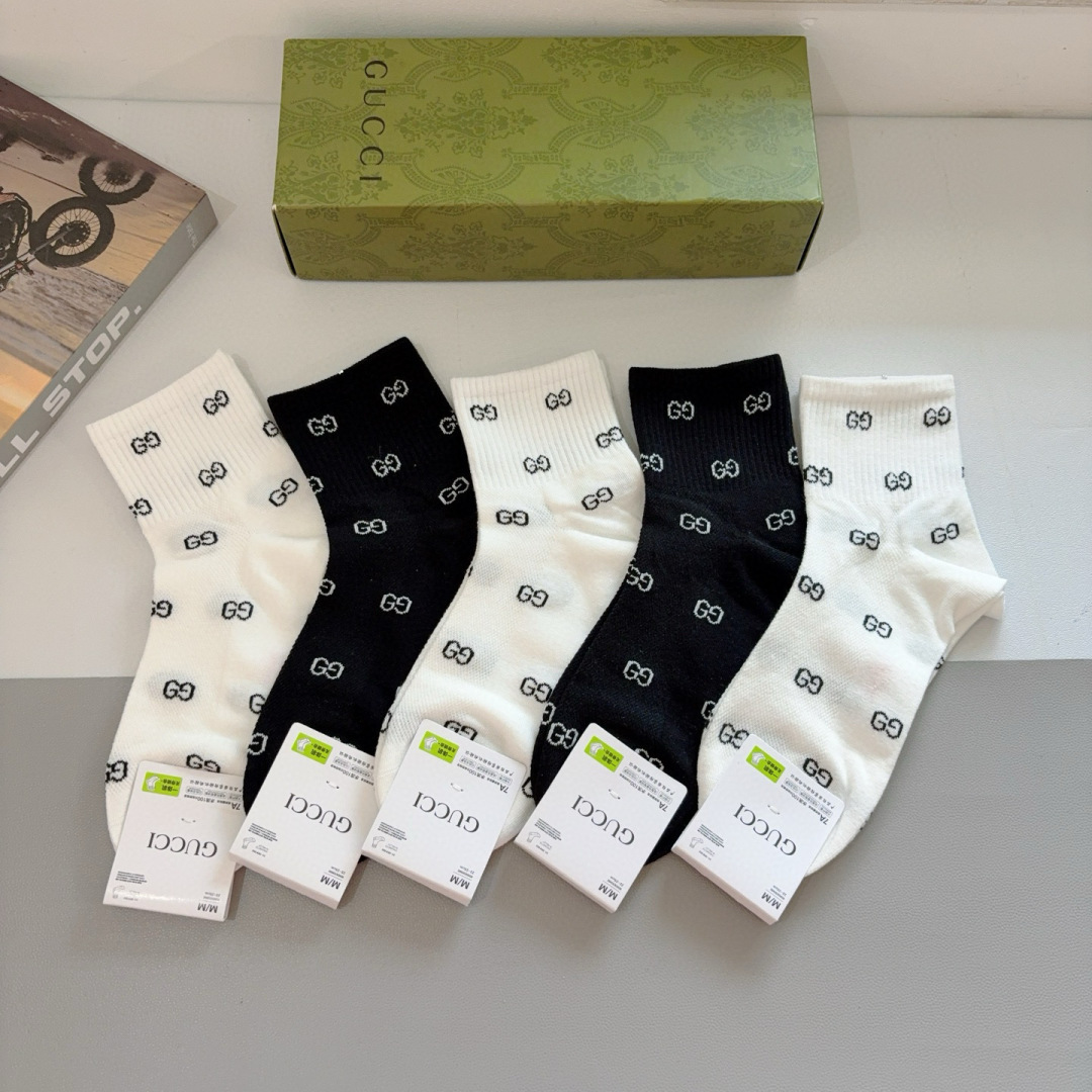 配包装（一盒5双） Gucci 古奇 ins超火爆小单品男女中筒袜子，纯棉面料，潮人必备 ，Gucci 