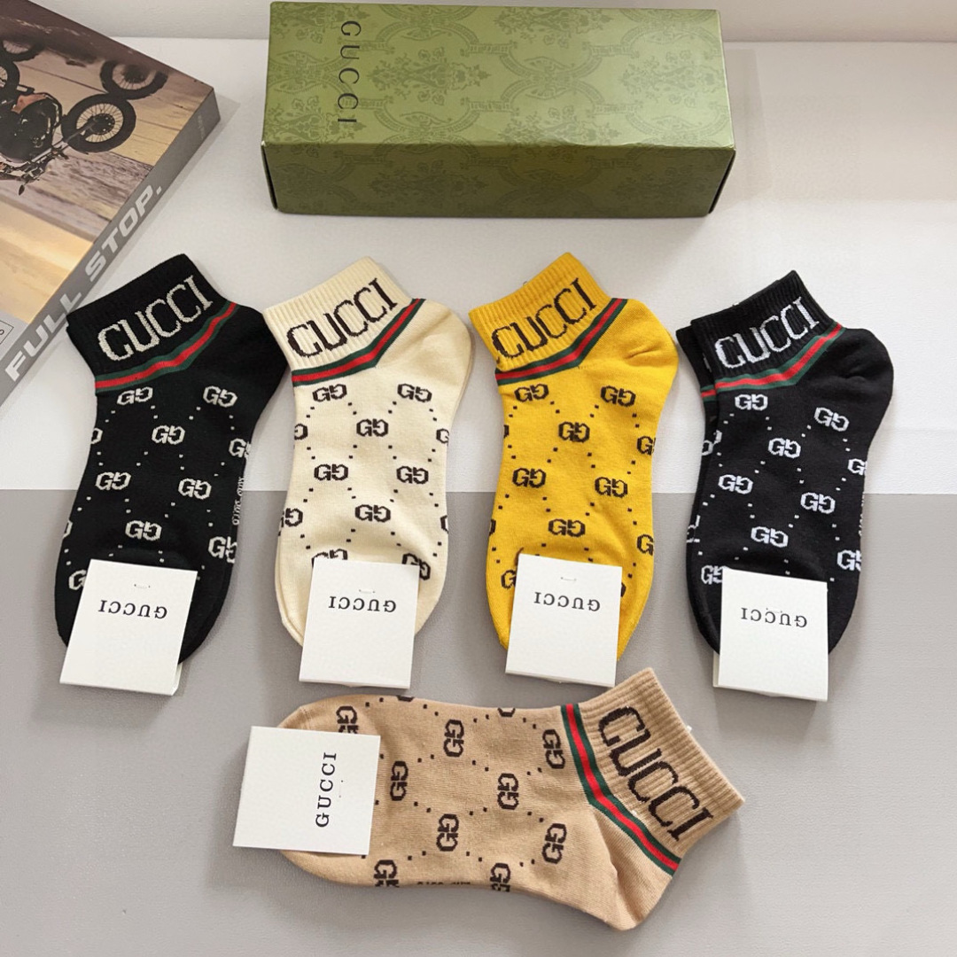 配包装（一盒5双）
 Gucci 古奇 新款中筒袜子，纯棉面料，潮人必备 ，爆款经典双G，个性时尚百搭款
