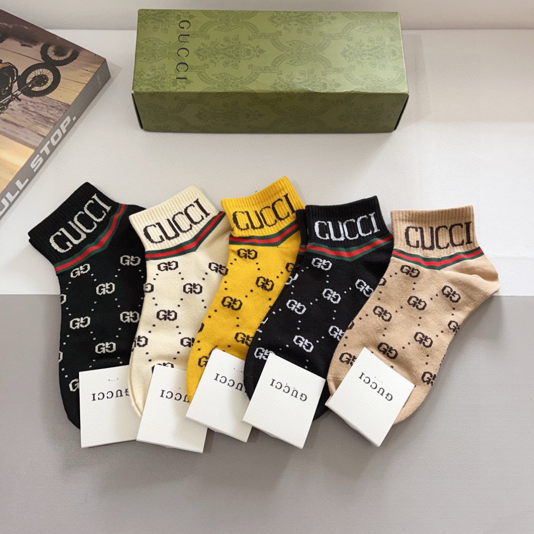配包装（一盒5双）
 Gucci 古奇 新款中筒袜子，纯棉面料，潮人必备 ，爆款经典双G，个性时尚百搭款