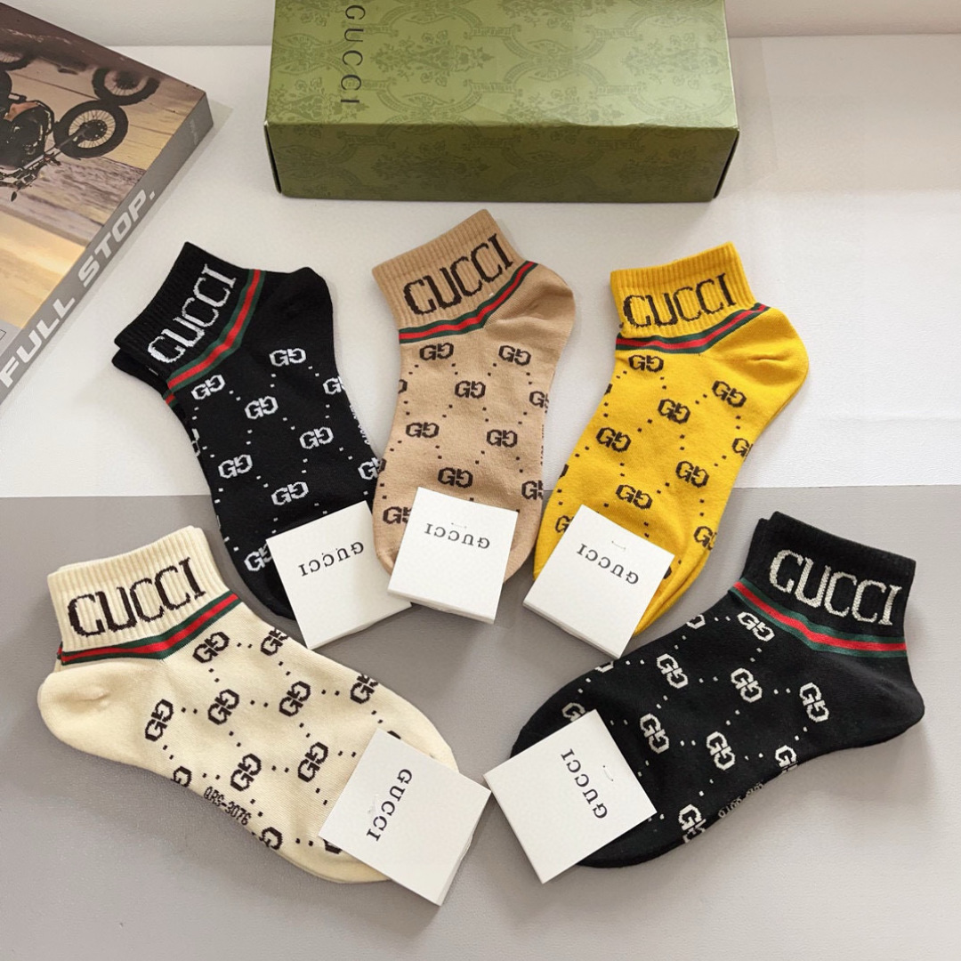 配包装（一盒5双）
 Gucci 古奇 新款中筒袜子，纯棉面料，潮人必备 ，爆款经典双G，个性时尚百搭款