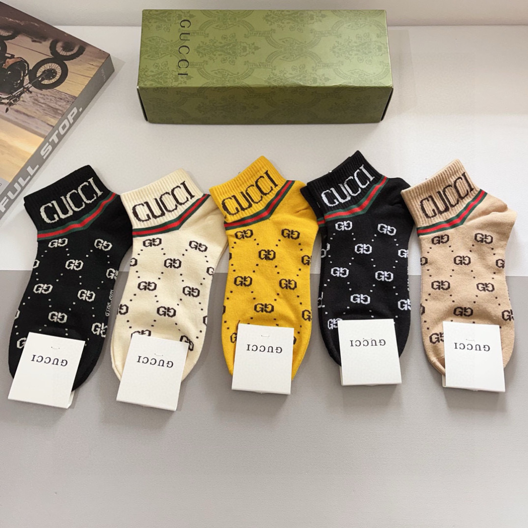 配包装（一盒5双）
 Gucci 古奇 新款中筒袜子，纯棉面料，潮人必备 ，爆款经典双G，个性时尚百搭款