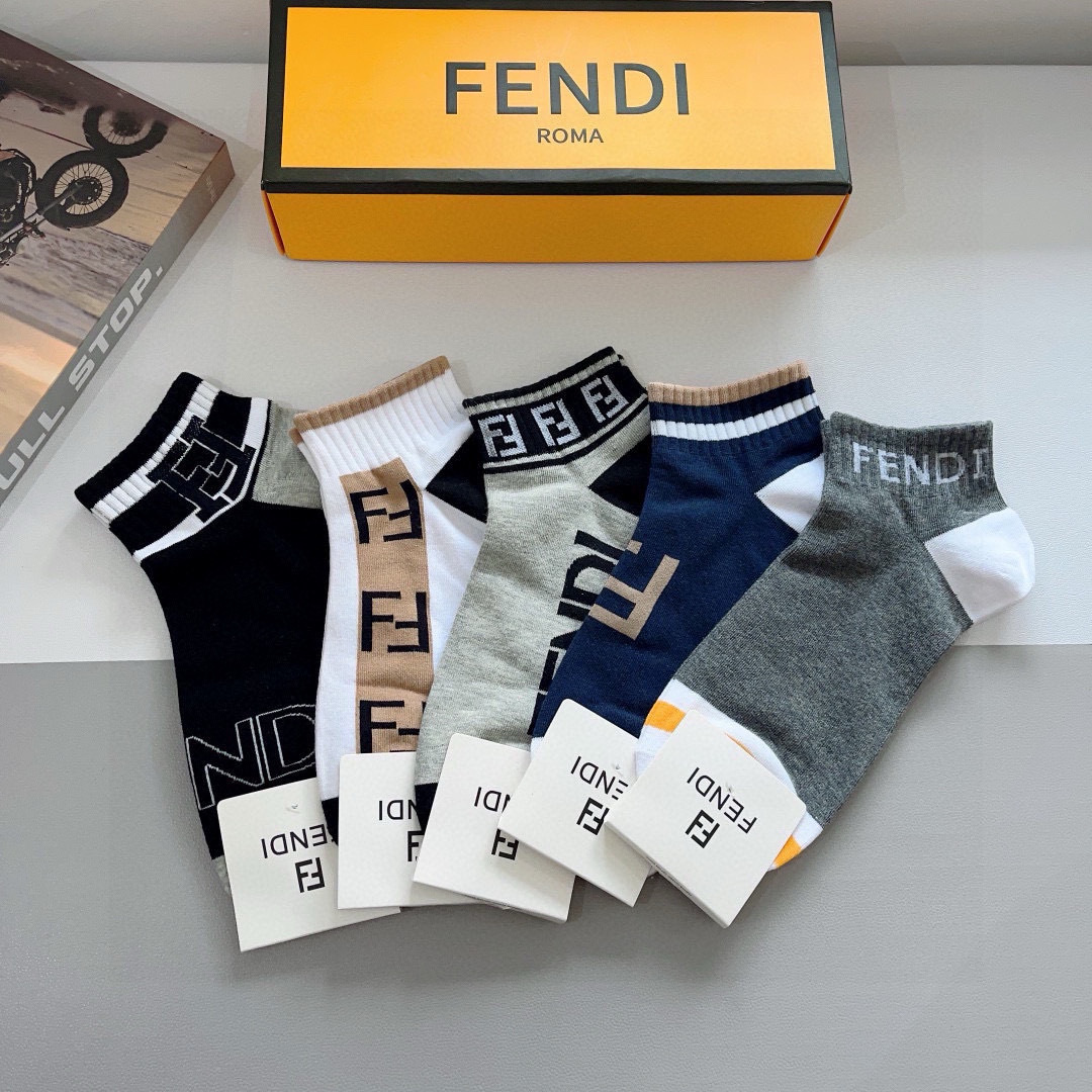 配包装（一盒5双）
FENDI  芬迪  字母双Ｆ爆款船袜 袜子，💓实用好穿 柔软透气，时尚百搭款，大牌