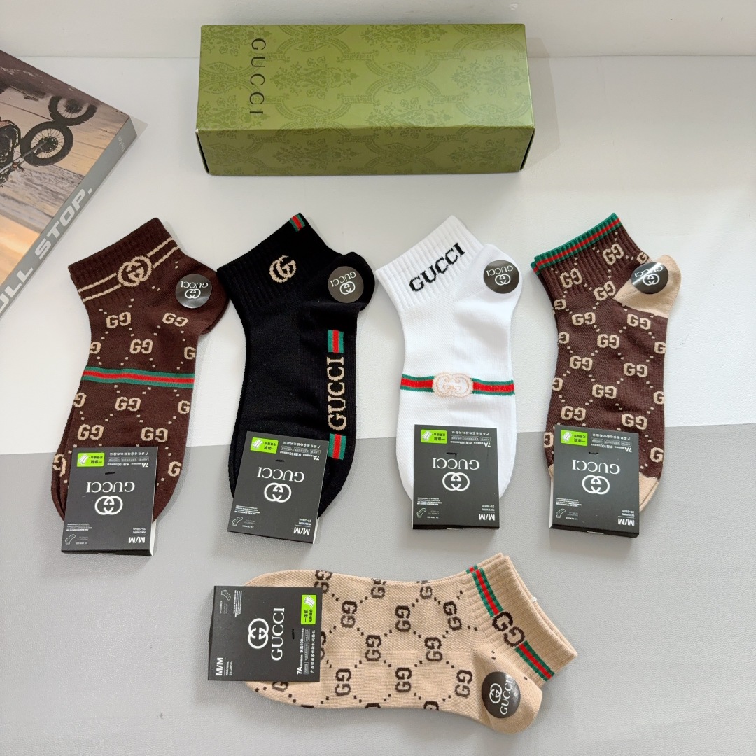配包装（一盒5双）
 Gucci 古奇 ins超火爆短款袜，纯棉面料，潮人必备 ，Gucci 爆款，经典