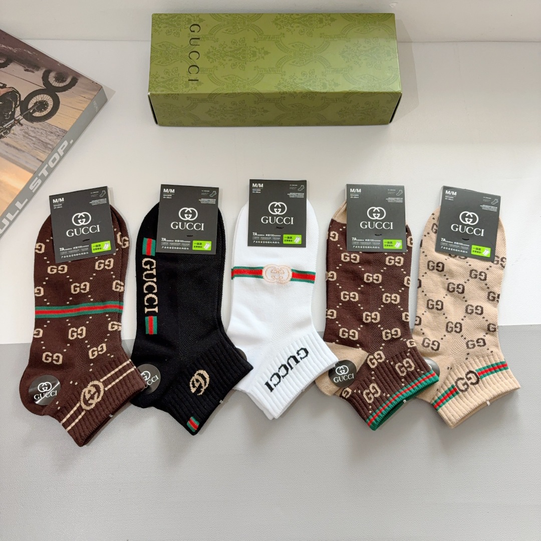 配包装（一盒5双）
 Gucci 古奇 ins超火爆短款袜，纯棉面料，潮人必备 ，Gucci 爆款，经典