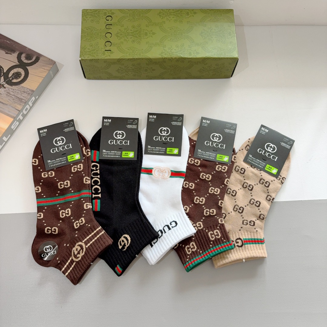 配包装（一盒5双）
 Gucci 古奇 ins超火爆短款袜，纯棉面料，潮人必备 ，Gucci 爆款，经典