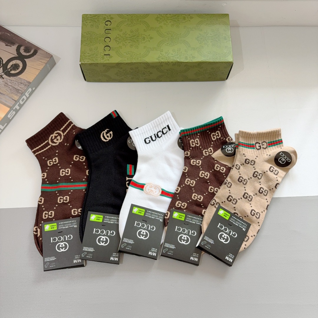 配包装（一盒5双）
 Gucci 古奇 ins超火爆短款袜，纯棉面料，潮人必备 ，Gucci 爆款，经典