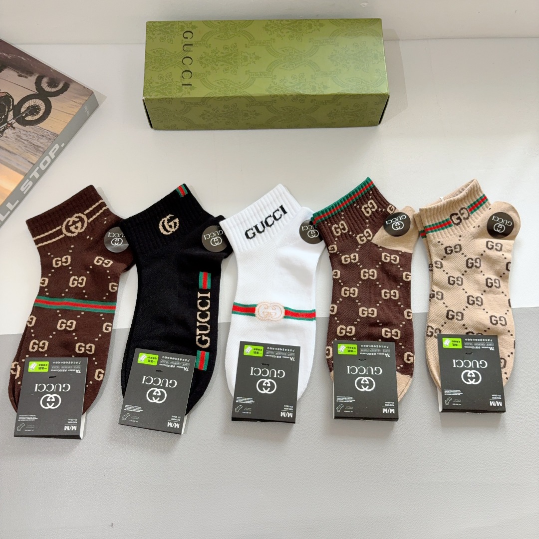 配包装（一盒5双）
 Gucci 古奇 ins超火爆短款袜，纯棉面料，潮人必备 ，Gucci 爆款，经典