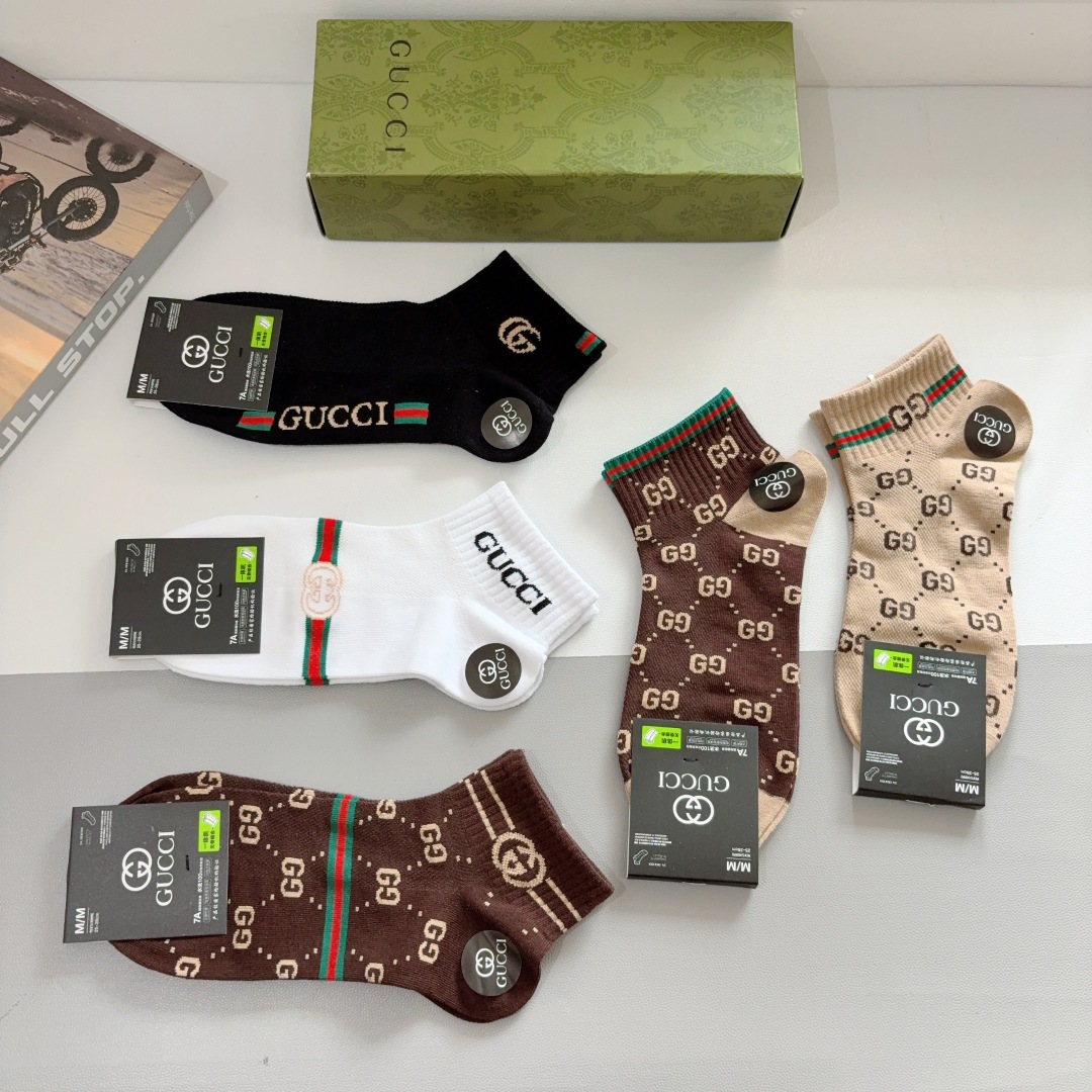 配包装（一盒5双）
 Gucci 古奇 ins超火爆短款袜，纯棉面料，潮人必备 ，Gucci 爆款，经典