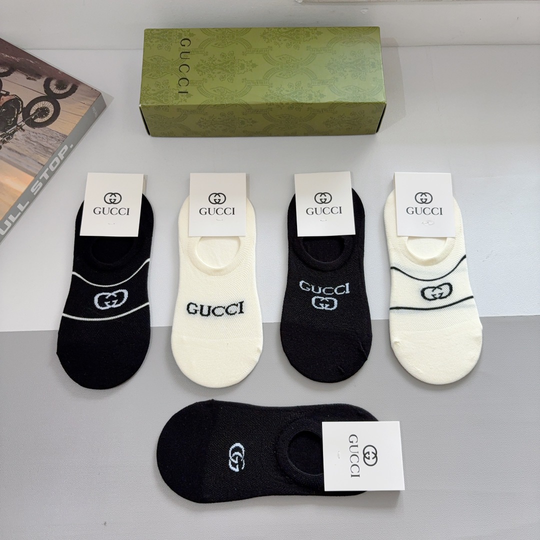 配包装（一盒5双） 
Gucci 古奇 ins超火爆小单品袜子，纯棉面料，潮人必备 ，经典双G袜，个性时