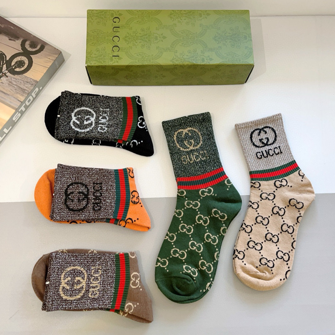 配包装（一盒5双）
 Gucci 古奇 新款长筒袜子，纯棉面料，潮人必备 ，Gucci 爆款，经典金丝双