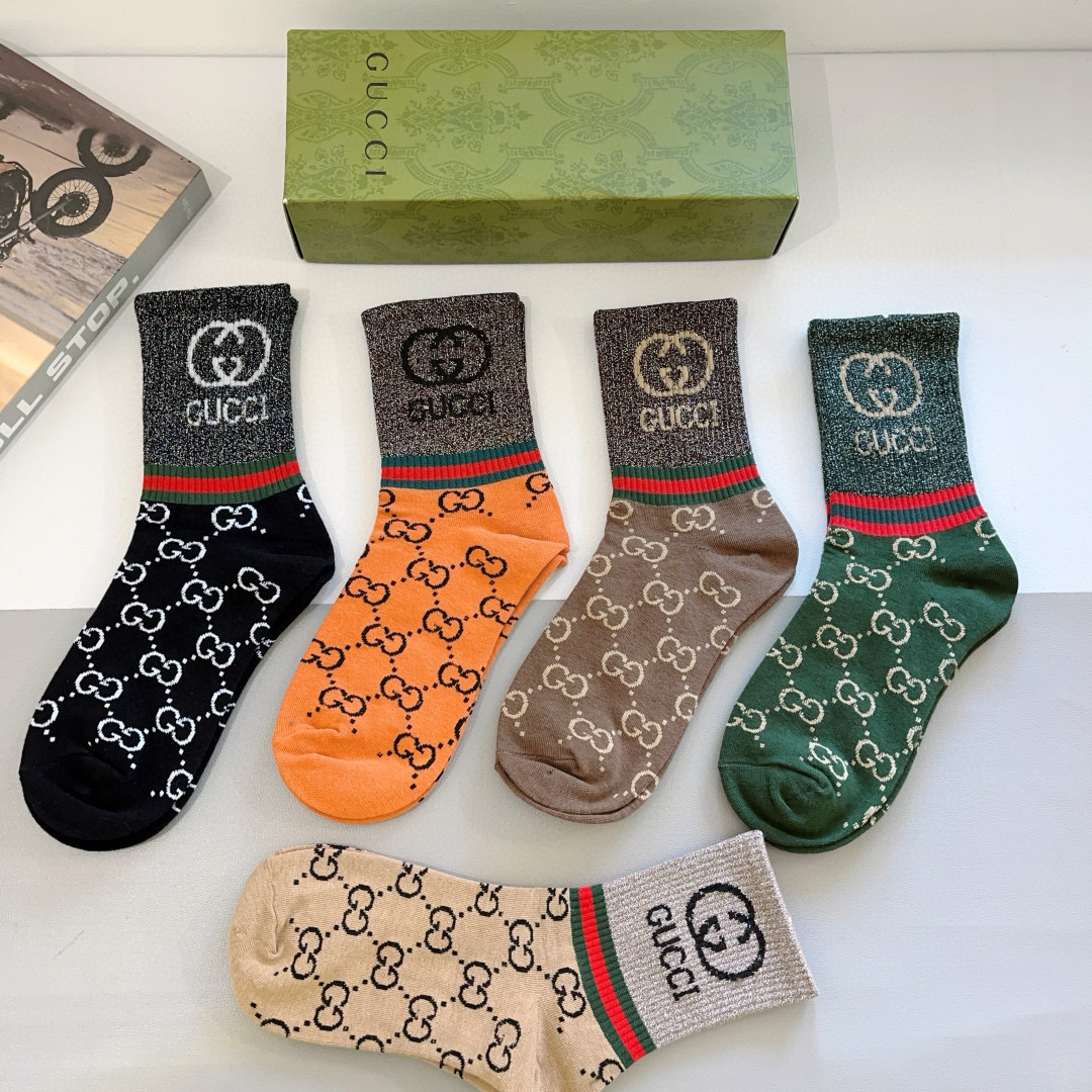 配包装（一盒5双）
 Gucci 古奇 新款长筒袜子，纯棉面料，潮人必备 ，Gucci 爆款，经典金丝双