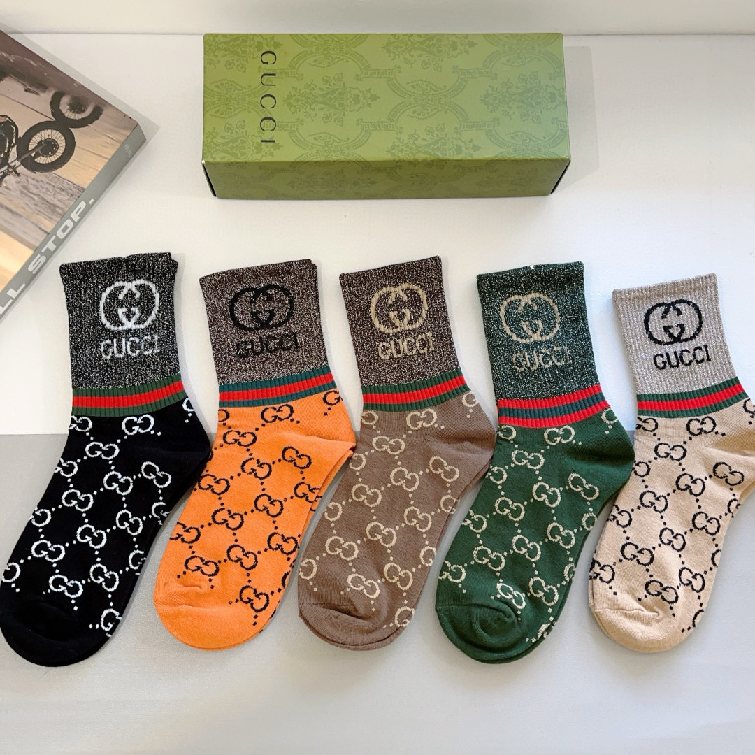 配包装（一盒5双）
 Gucci 古奇 新款长筒袜子，纯棉面料，潮人必备 ，Gucci 爆款，经典金丝双