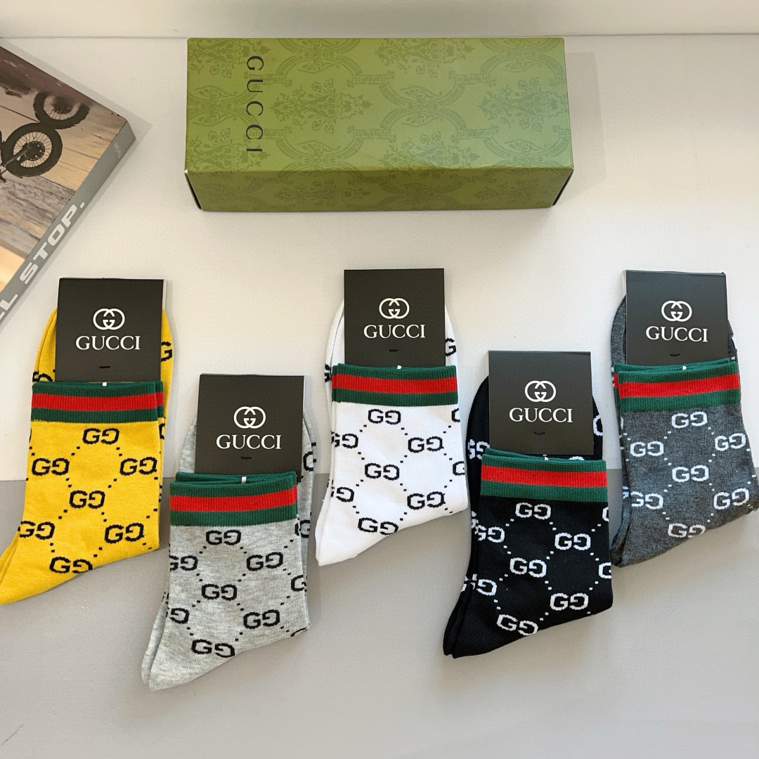 配包装（一盒5双）
 Gucci 古奇 新款中筒男款袜子，纯棉面料，潮人必备 ，Gucci 爆款，经典双