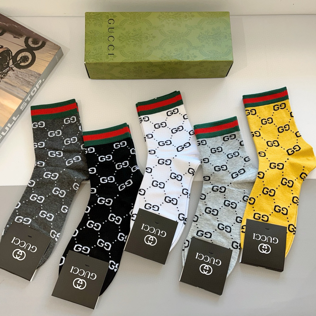 配包装（一盒5双）
 Gucci 古奇 新款中筒男款袜子，纯棉面料，潮人必备 ，Gucci 爆款，经典双