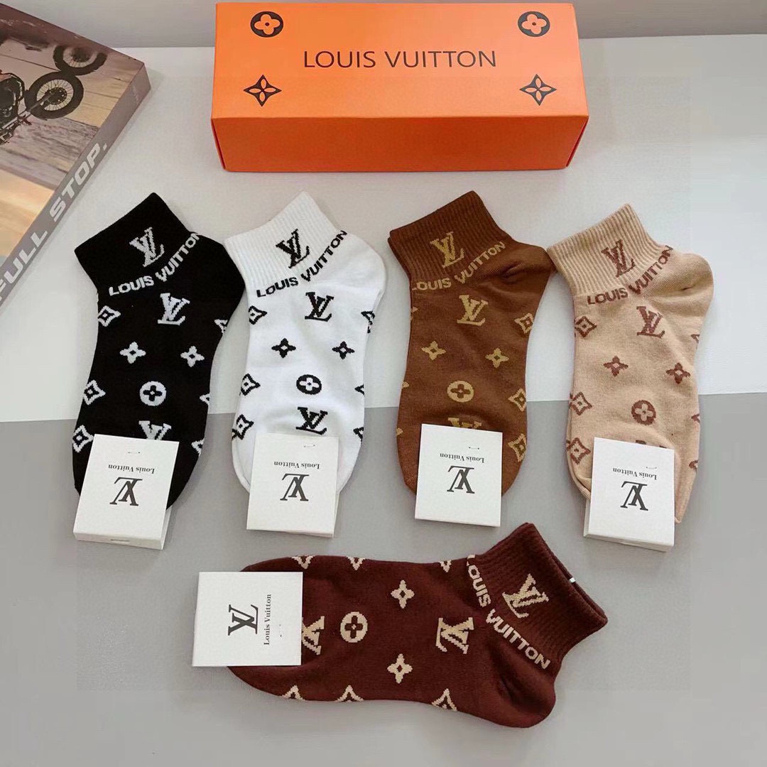 配包装（一盒5双） 🌟 LV 路易威登 超火爆小单品，纯棉面料，潮人必备 爆款，经典字母logo中筒袜，