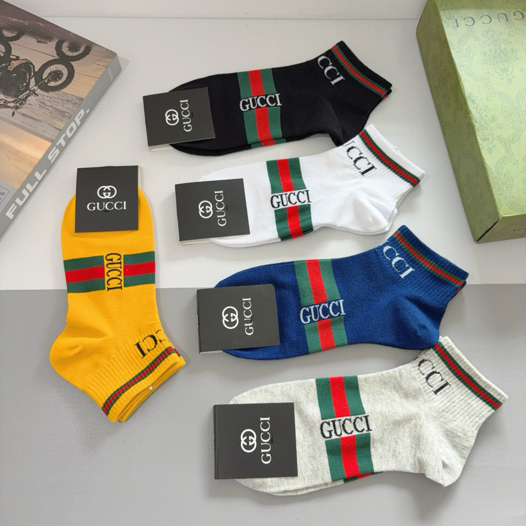 配包装（一盒5双）
 Gucci 古奇 ins超火爆短款袜，纯棉面料，潮人必备 ，Gucci 爆款，经典