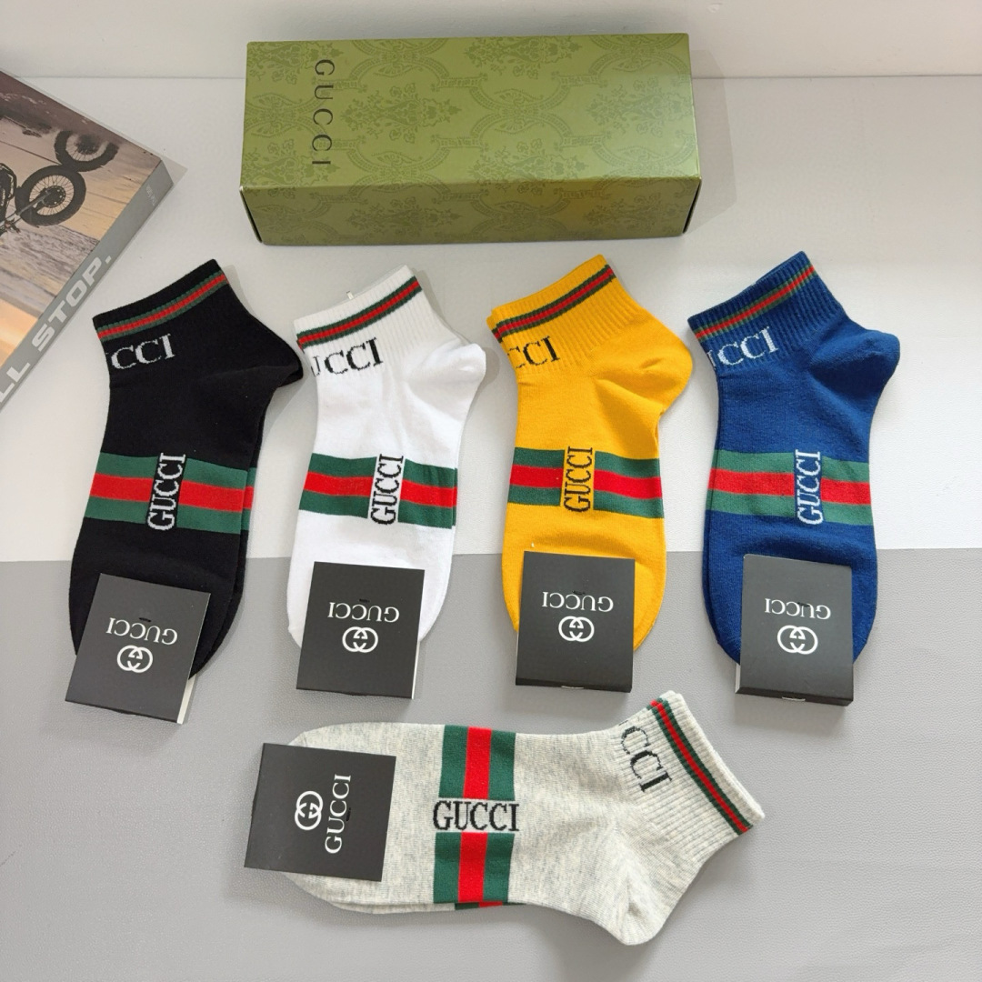 配包装（一盒5双）
 Gucci 古奇 ins超火爆短款袜，纯棉面料，潮人必备 ，Gucci 爆款，经典