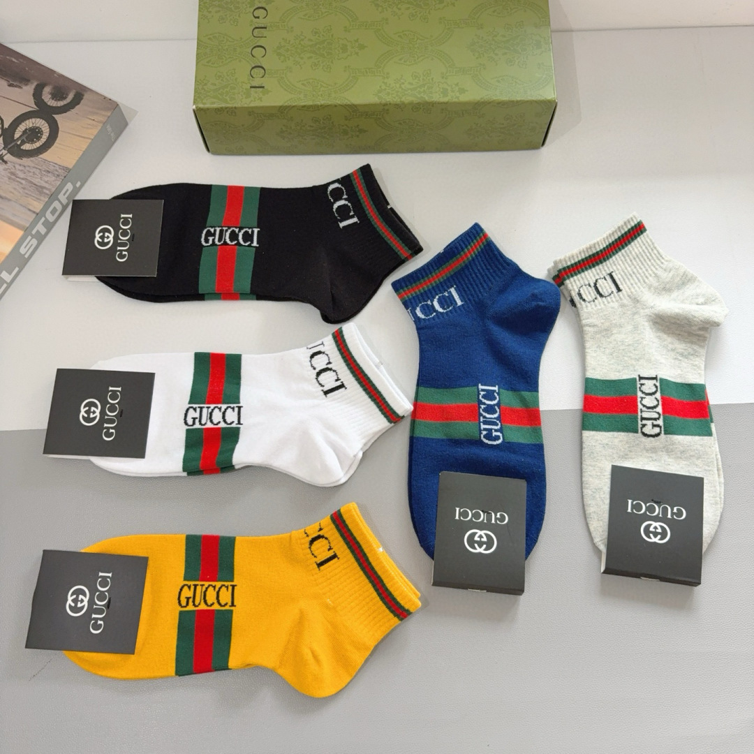 配包装（一盒5双）
 Gucci 古奇 ins超火爆短款袜，纯棉面料，潮人必备 ，Gucci 爆款，经典