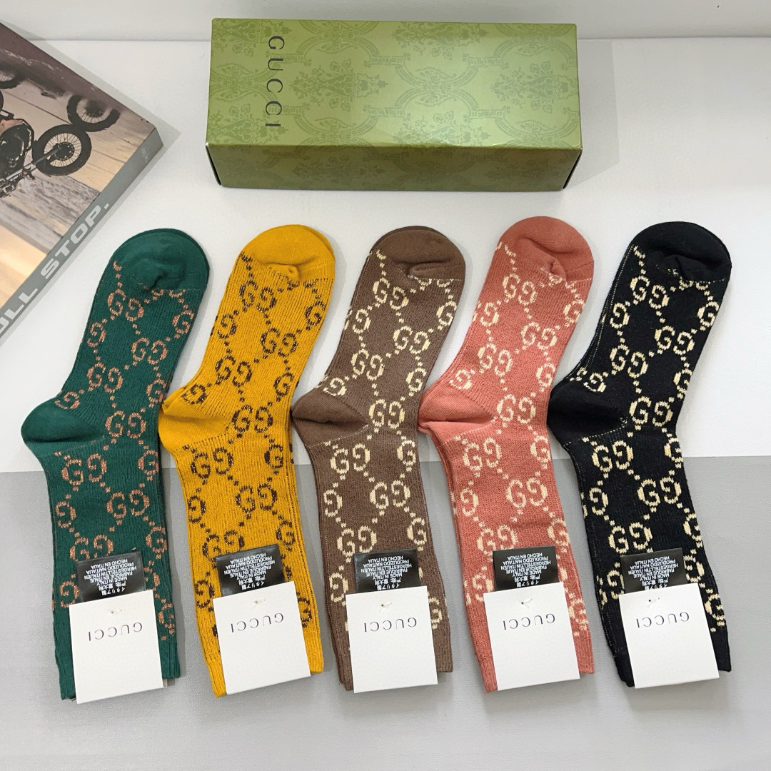 配包装（一盒5双）
GUCCI 古奇 高版本经典新款小腿袜子！双针双路面料，火爆G图案，专柜同步长筒袜子