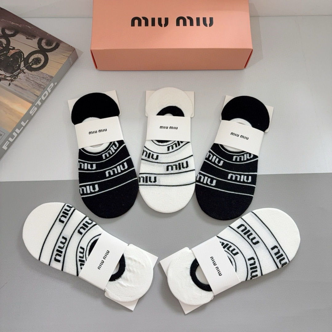 配包装【一盒5双】
miumiu · 缪缪 新款网红袜子❗️短款船袜。竹棉材质，轻薄柔软透气，四季通用，
