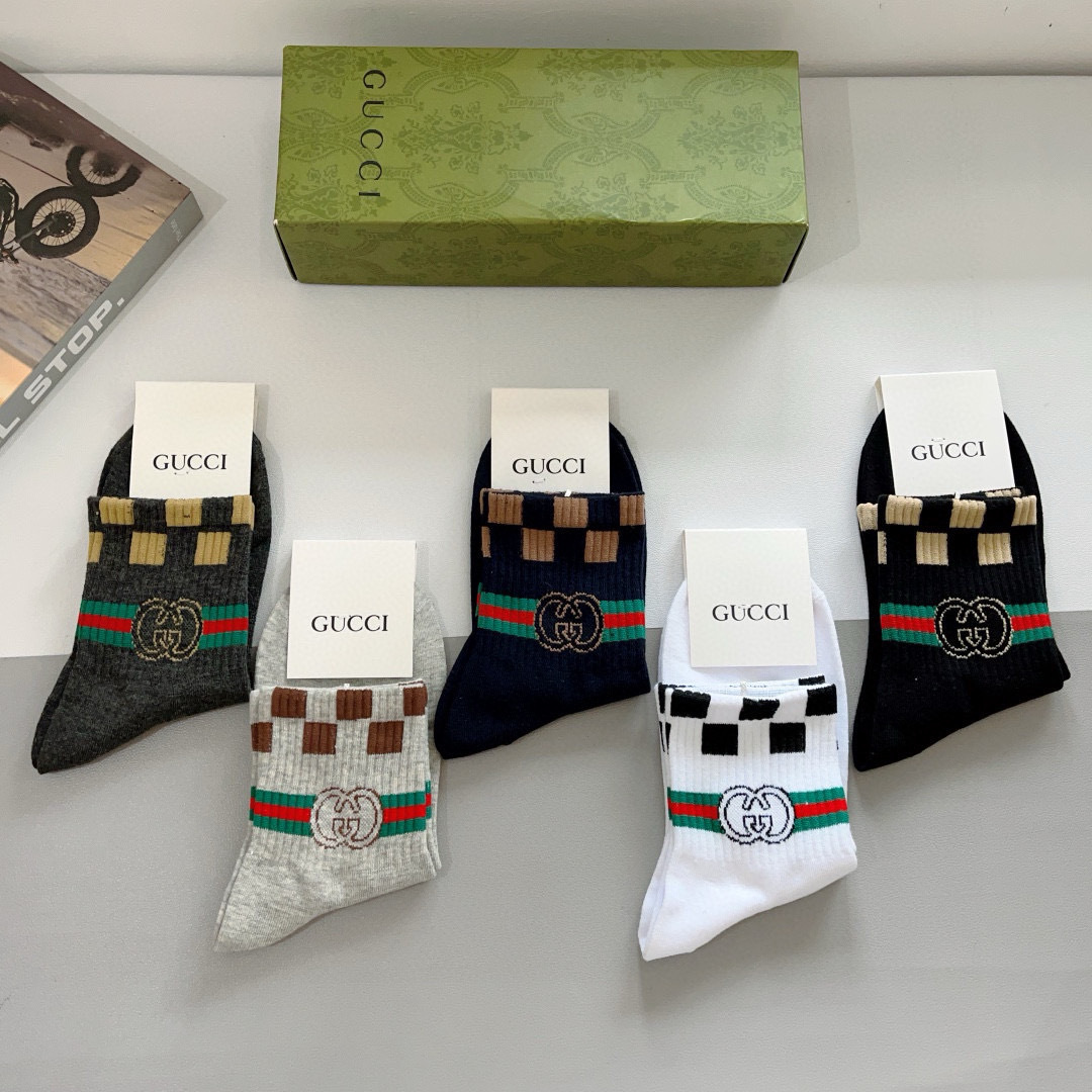 配包装（一盒5双）
GUCCI 古奇 新款中筒男士袜子！纯棉面料，火爆logo图案，专柜同步中长筒袜子，