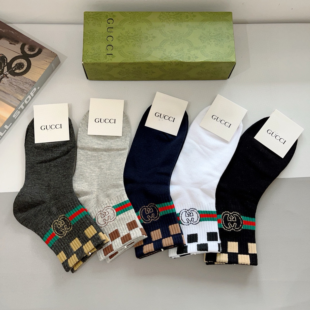 配包装（一盒5双）
GUCCI 古奇 新款中筒男士袜子！纯棉面料，火爆logo图案，专柜同步中长筒袜子，