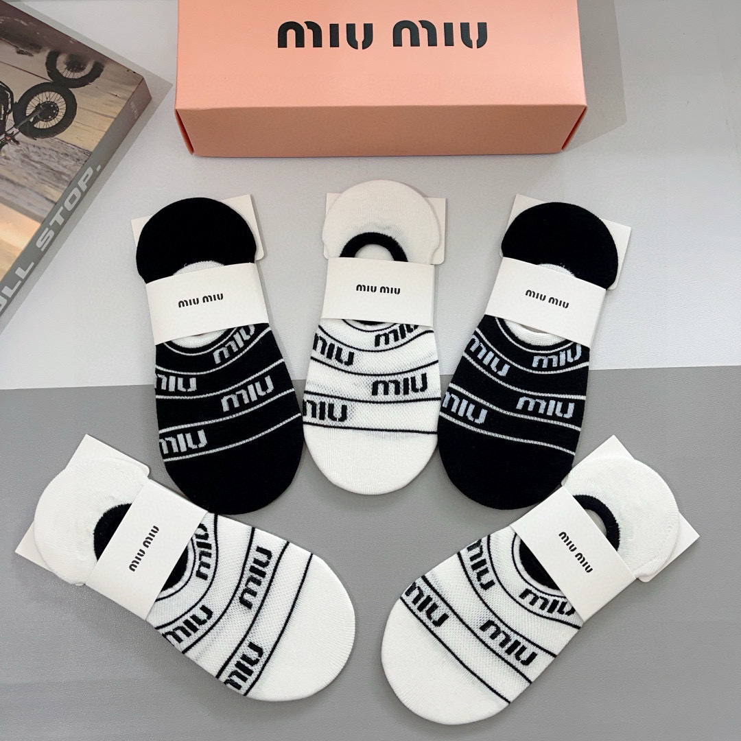 配包装【一盒5双】miumiu · 缪缪 高品质。超级爆款网红袜子❗️短款船袜，ins明星网红推荐❗️火