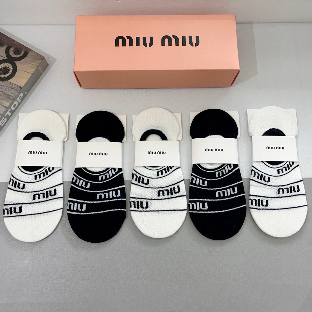 配包装【一盒5双】miumiu · 缪缪 高品质。超级爆款网红袜子❗️短款船袜，ins明星网红推荐❗️火