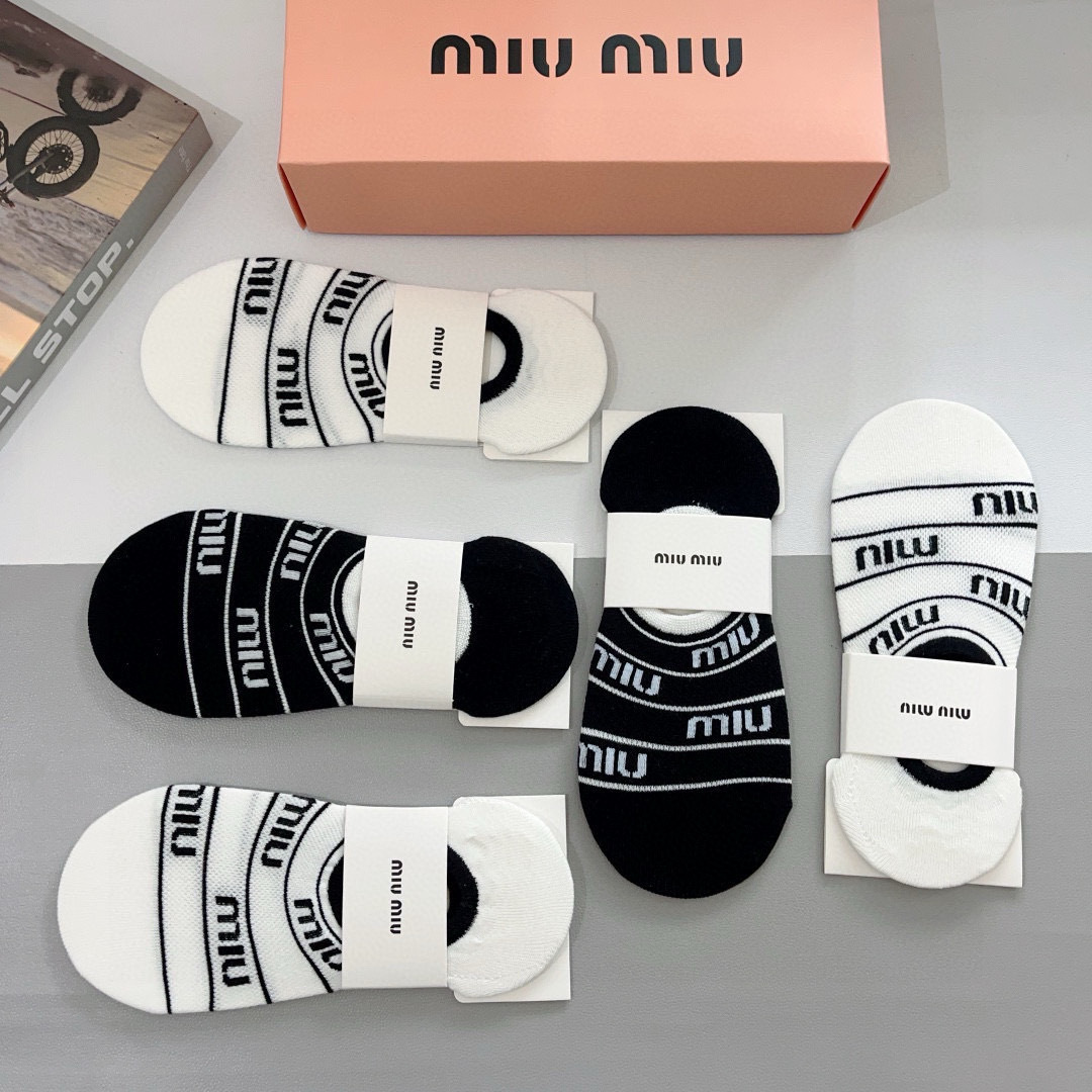 配包装【一盒5双】miumiu · 缪缪 高品质。超级爆款网红袜子❗️短款船袜，ins明星网红推荐❗️火