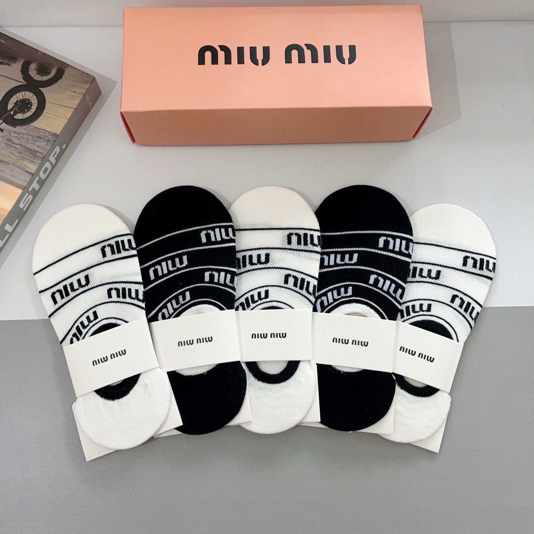 配包装【一盒5双】miumiu · 缪缪 高品质。超级爆款网红袜子❗️短款船袜，ins明星网红推荐❗️火
