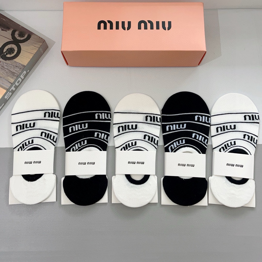 配包装【一盒5双】miumiu · 缪缪 高品质。超级爆款网红袜子❗️短款船袜，ins明星网红推荐❗️火