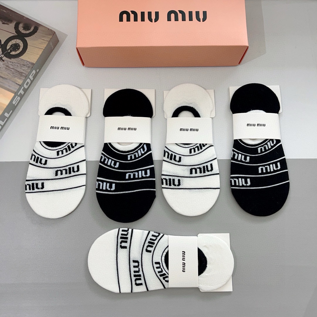 配包装【一盒5双】miumiu · 缪缪 高品质。超级爆款网红袜子❗️短款船袜，ins明星网红推荐❗️火