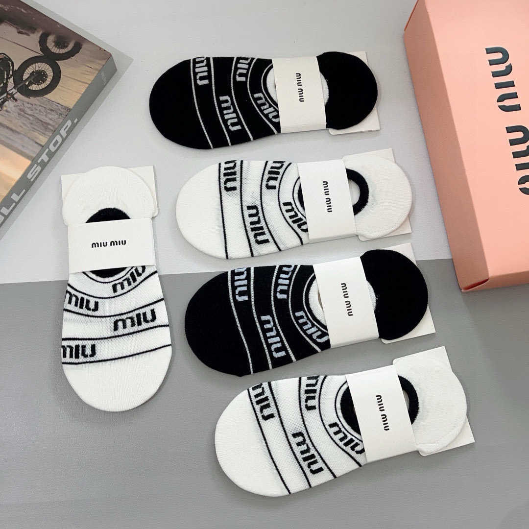 配包装【一盒5双】miumiu · 缪缪 高品质。超级爆款网红袜子❗️短款船袜，ins明星网红推荐❗️火