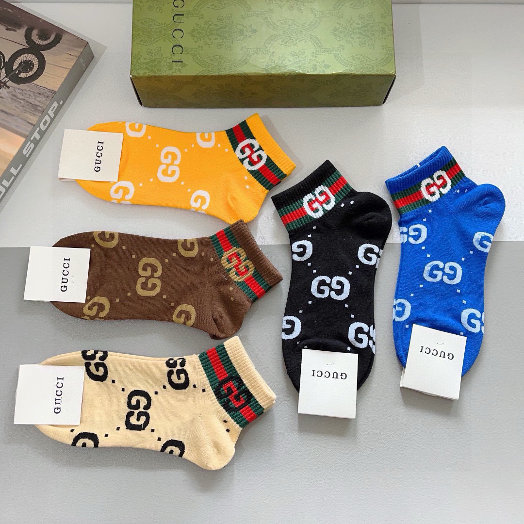 配包装（一盒5双）
GUCCI 古奇2023新款船袜袜子！纯棉面料，火爆图案，专柜同步中短筒袜子，💛大牌