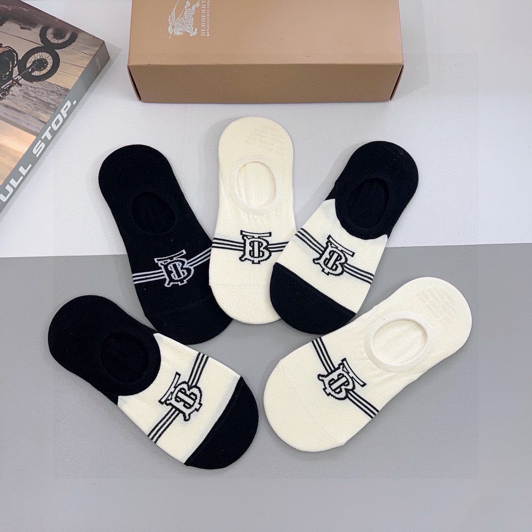 配包装（一盒5双） 🌟 BURBERRY 巴宝莉船袜 超火爆小单品，潮人必备 爆款，个性时尚百搭款，！你