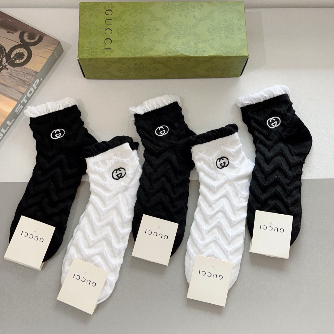 配包装（一盒5双） 🌟 Gucci （古奇） 超火爆小单品，木耳边刺绣袜子 潮人必备 爆款，中筒袜，个性