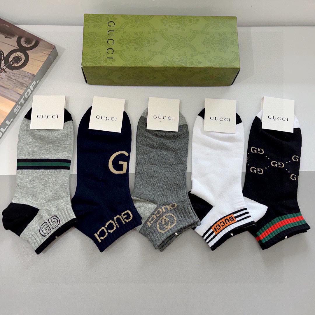 配包装（一盒5双）
 Gucci 古奇 新款中筒男女通用袜，纯棉面料，潮人必备 ，爆款经典双G，个性时尚