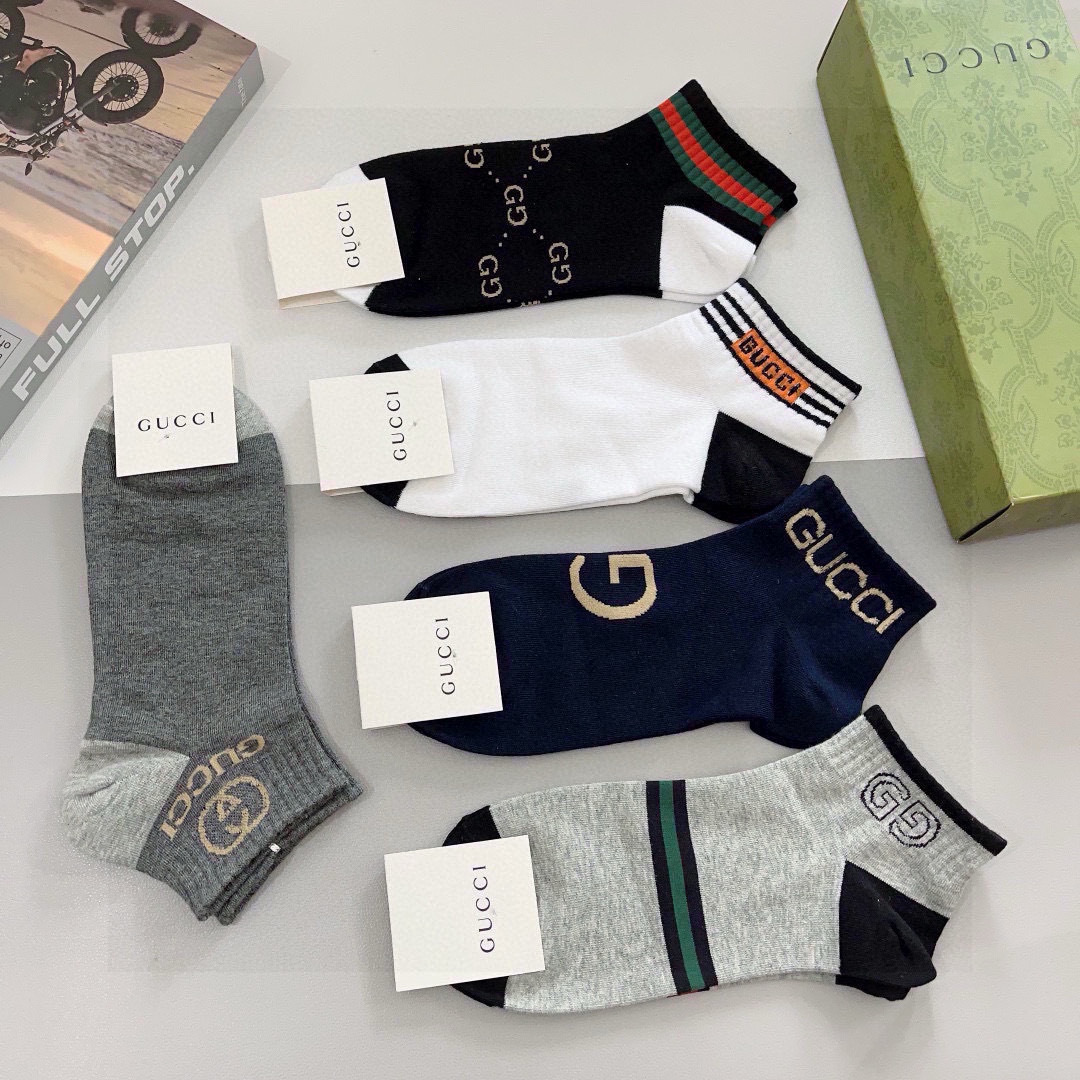 配包装（一盒5双）
 Gucci 古奇 新款中筒男女通用袜，纯棉面料，潮人必备 ，爆款经典双G，个性时尚