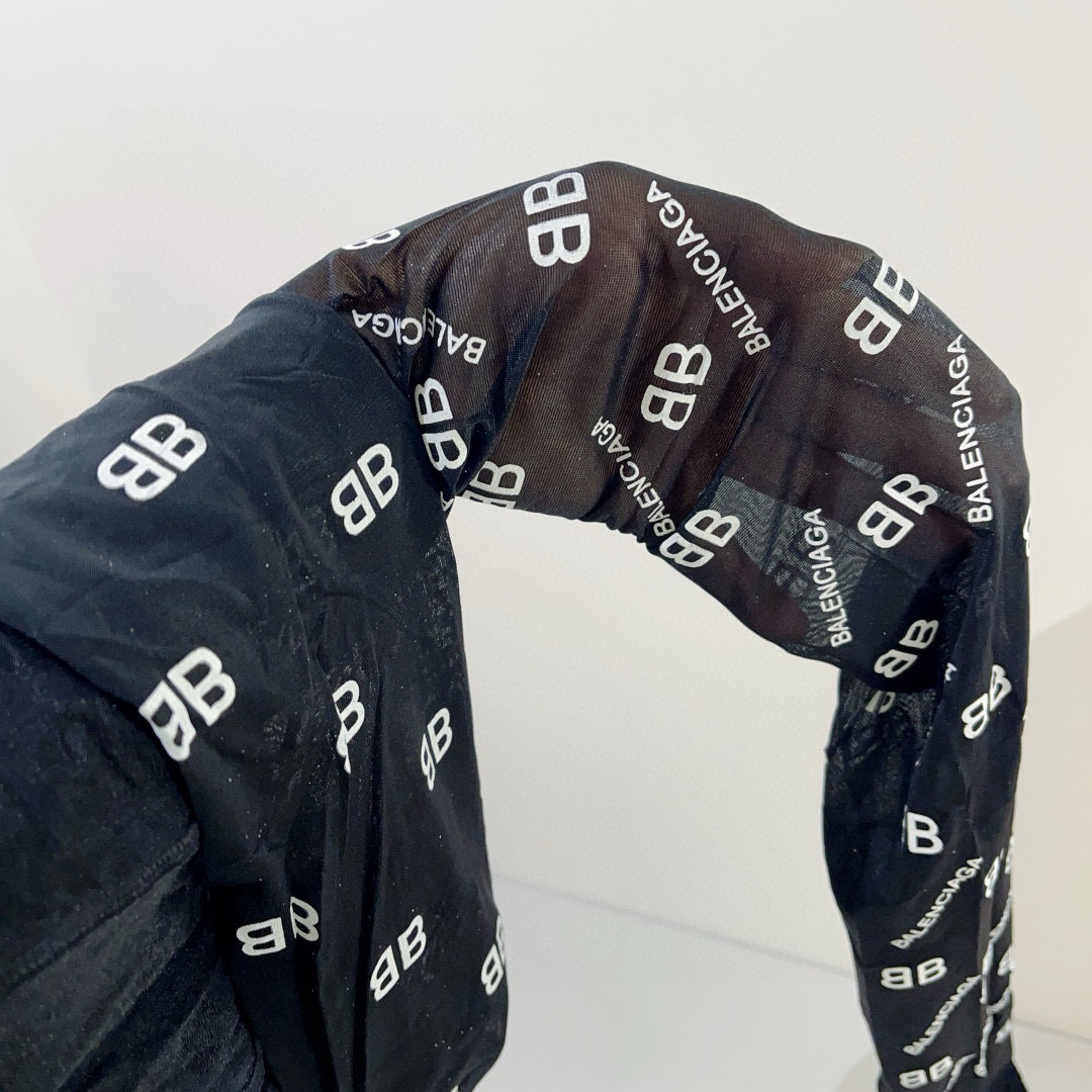 配包装（一盒1双）
BALENCIAGA （巴黎世家） 爆款字母袜子连裤袜🌟好看到爆炸 ，欧美大牌丝袜。