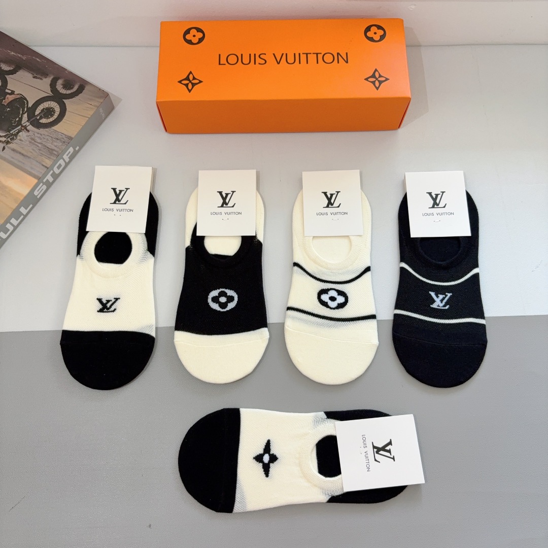 配包装【一盒5双】
LV · 路易威登新款网红袜子❗️短款船袜。竹棉材质，轻薄柔软透气，四季通用

