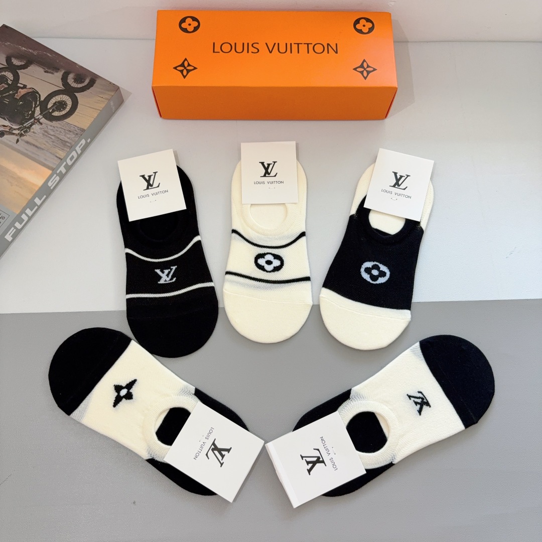 配包装【一盒5双】
LV · 路易威登新款网红袜子❗️短款船袜。竹棉材质，轻薄柔软透气，四季通用


