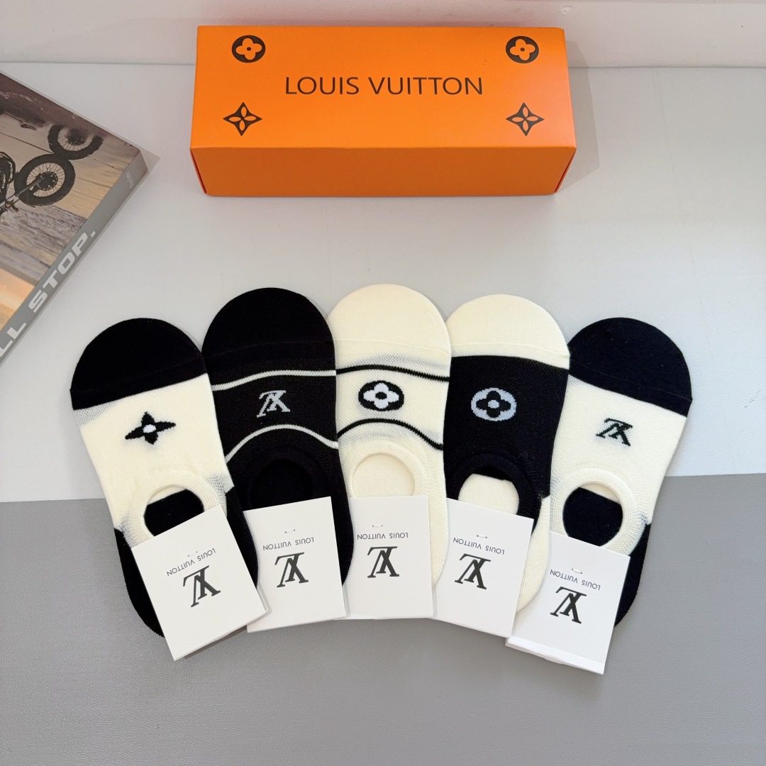 配包装【一盒5双】
LV · 路易威登新款网红袜子❗️短款船袜。竹棉材质，轻薄柔软透气，四季通用

