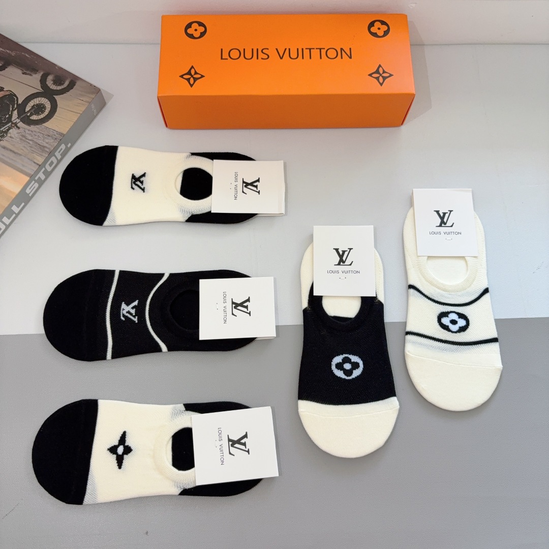 配包装【一盒5双】
LV · 路易威登新款网红袜子❗️短款船袜。竹棉材质，轻薄柔软透气，四季通用

